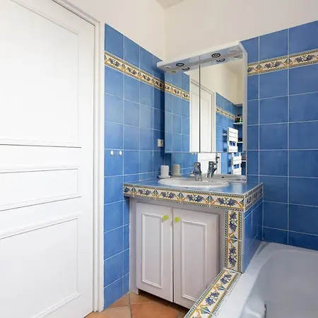 Perfect Family House In Cap D'antibes With Tennis Court Вилла Антиб