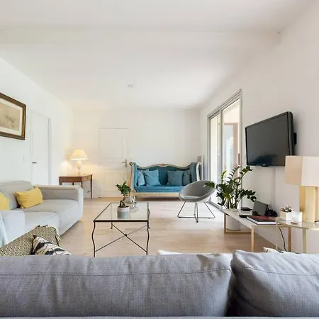 Perfect Family House In Cap D'antibes With Tennis Court Вилла Антиб