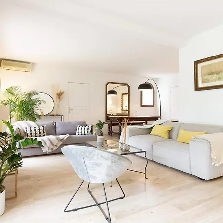 Perfect Family House In Cap D'antibes With Tennis Court Вилла